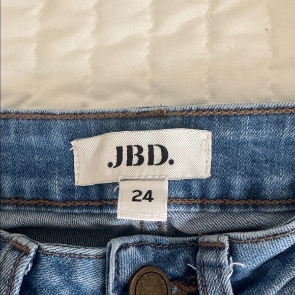 Just Black Cropped Blue Jeans with Frayed Hem - Picture 6 of 6